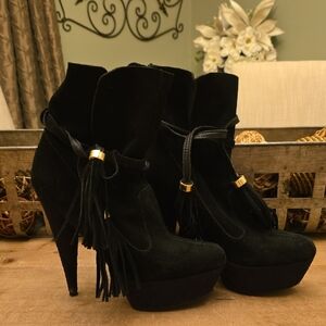Colin Stuart Black Heeled Boots with Tassels